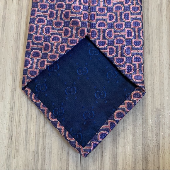 Authentic Gucci Silk Tie in Lavender & Pink EUC - Picture 5 of 7